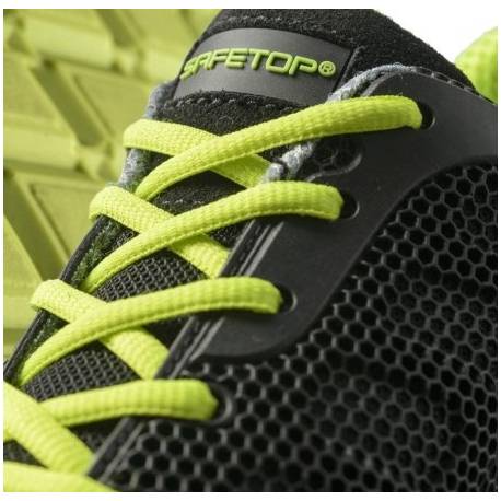 Zapato de seguridad negro y verde
